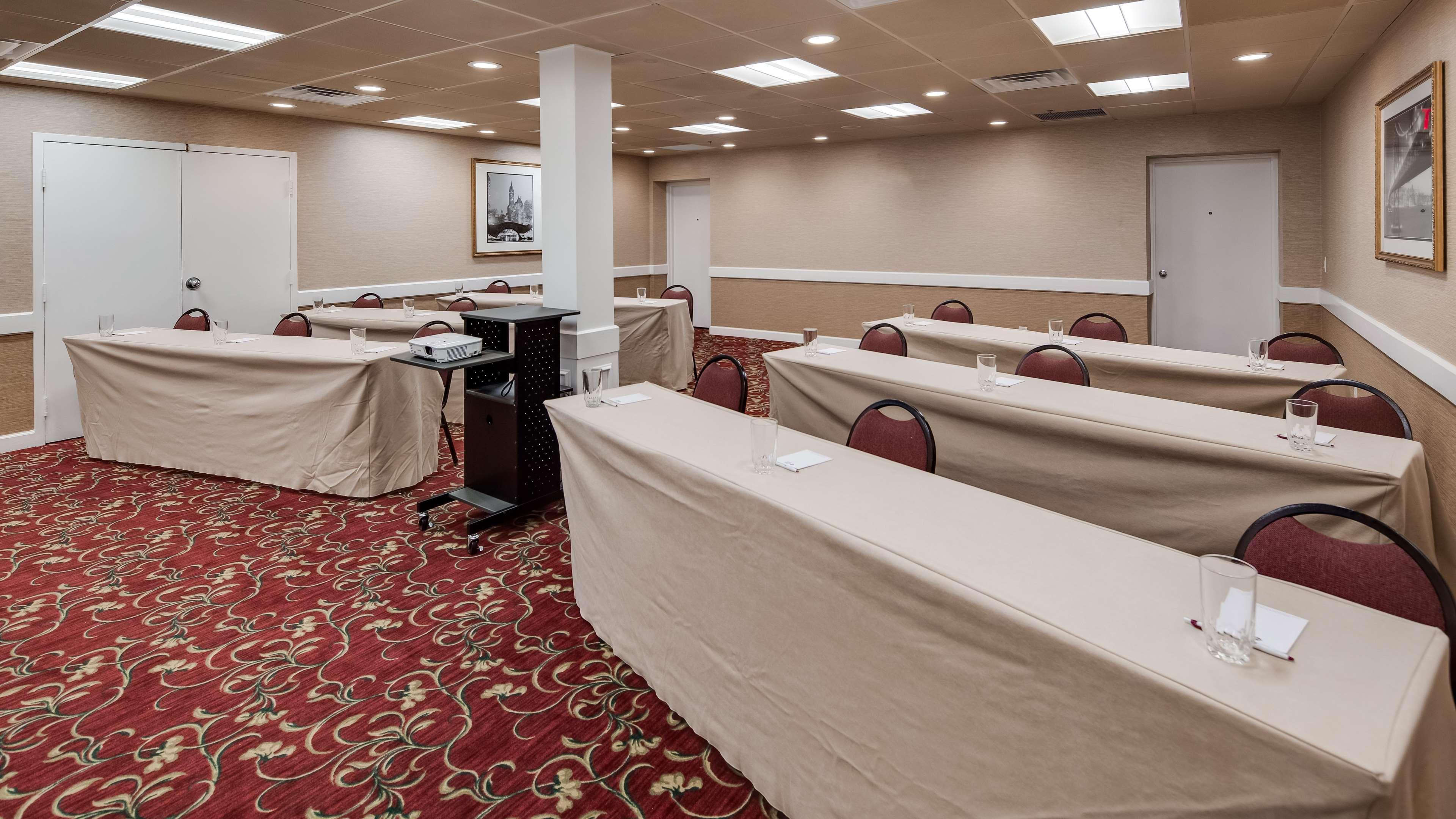 Best Western Plus Morristown Inn-Florham Park Экстерьер фото